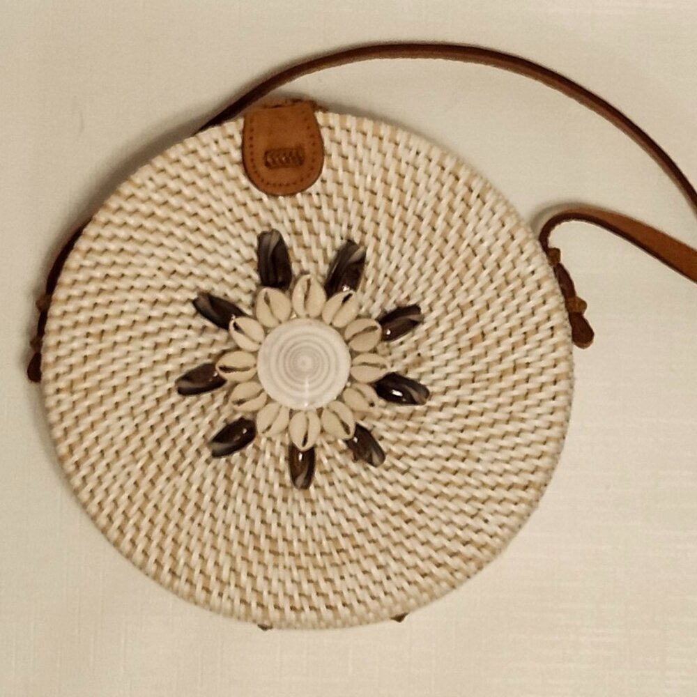 BOHO Structured Circle Straw Crossbody Bag with Seashell Patern Roundie HYACINTH